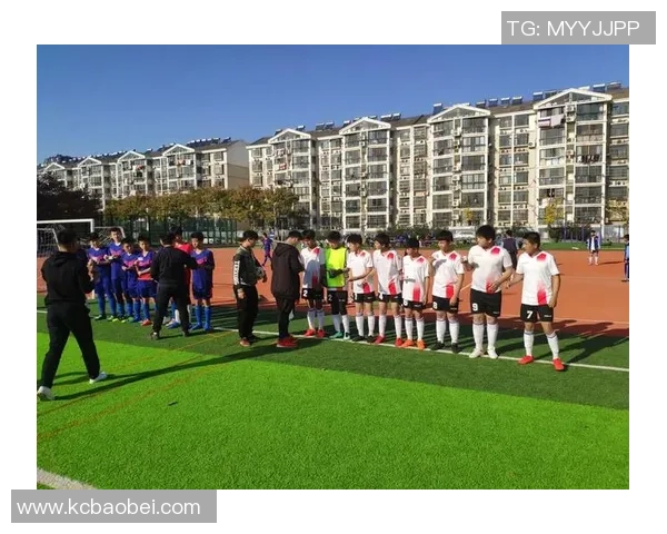 踢足球广场：畅享激情与友谊的运动乐园，尽情挥洒青春的汗水与快乐